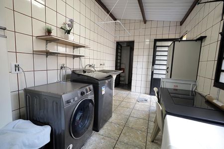 Casa à venda com 200m², 3 quartos e 2 vagasÁrea de Serviço