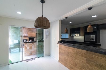 Casa para alugar com 144m², 3 quartos e 2 vagas Casa para alugar com 144m², 3 quartos e 2 vagasCozinha e Área de Serviço