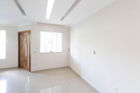 Casa para alugar com 144m², 3 quartos e 2 vagas Casa para alugar com 144m², 3 quartos e 2 vagasSala