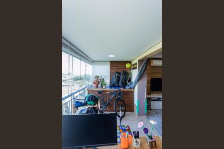 Apartamento à venda com 85m², 2 quartos e 1 vagaSala e varanda extendida