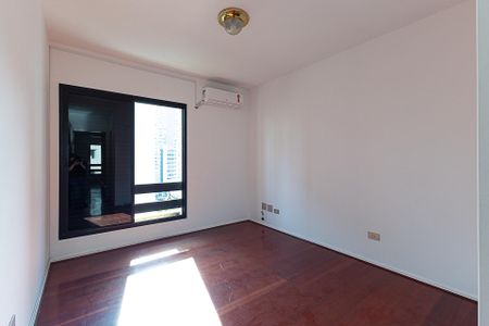 Apartamento para alugar com 200m², 3 quartos e 2 vagasSuíte 2