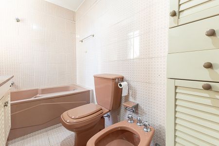 Apartamento para alugar com 200m², 3 quartos e 2 vagasBanheiro da Suíte 1