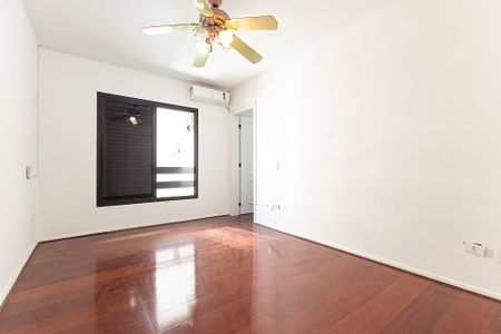 Apartamento para alugar com 200m², 3 quartos e 2 vagasSuíte 1
