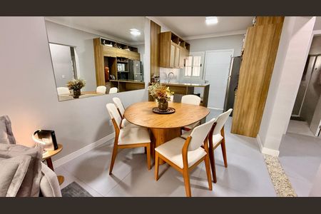 Casa à venda com 82m², 3 quartos e 3 vagas Casa à venda com 82m², 3 quartos e 3 vagasSala