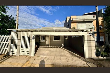 Casa à venda com 82m², 3 quartos e 3 vagas