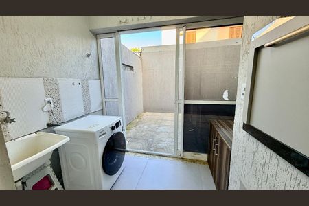 Casa à venda com 3 quartos, 82m² em Mato Grande, Canoas