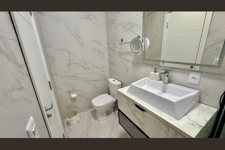 Casa à venda com 82m², 3 quartos e 3 vagas Casa à venda com 82m², 3 quartos e 3 vagasBanheiro 1