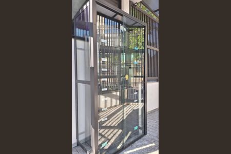 Apartamento à venda com 171m², 4 quartos e 4 vagas Apartamento à venda com 171m², 4 quartos e 4 vagasEntrada