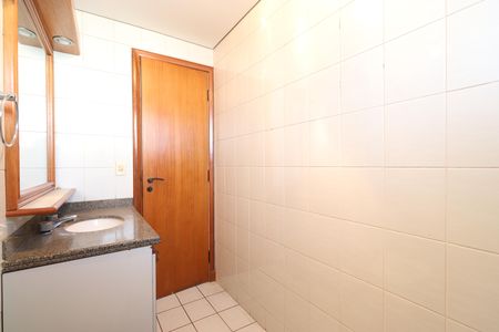 Apartamento à venda com 171m², 4 quartos e 4 vagasBanheiro Social