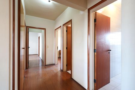 Apartamento à venda com 171m², 4 quartos e 4 vagasCorredor 