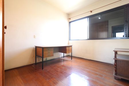 Apartamento à venda com 171m², 4 quartos e 4 vagasQuarto 2