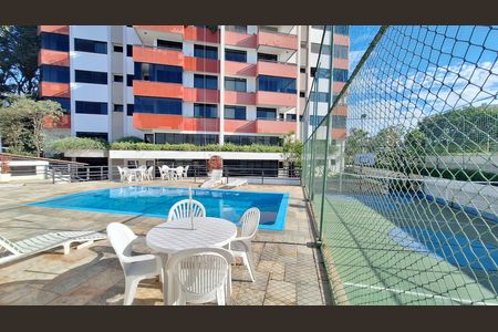 Apartamento à venda com 171m², 4 quartos e 4 vagas Apartamento à venda com 171m², 4 quartos e 4 vagasPiscina