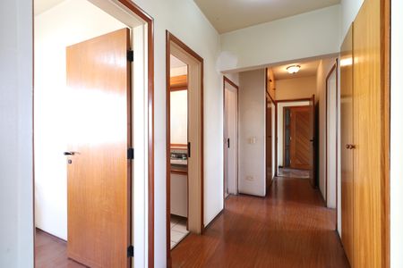 Apartamento à venda com 171m², 4 quartos e 4 vagasCorredor 