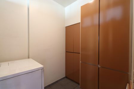 Apartamento à venda com 171m², 4 quartos e 4 vagasÁrea e banheiro de Serviço 
