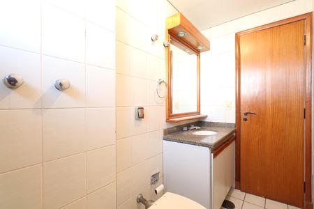 Apartamento à venda com 171m², 4 quartos e 4 vagasBanheiro Social
