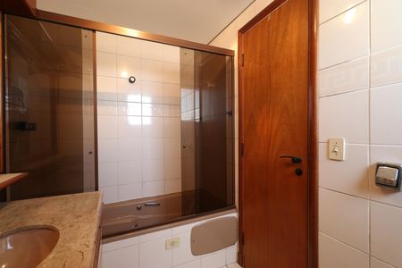 Apartamento à venda com 171m², 4 quartos e 4 vagasBanheiro da Suíte