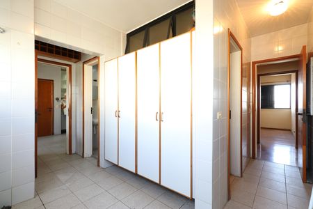 Apartamento à venda com 171m², 4 quartos e 4 vagasÁrea e banheiro de Serviço 