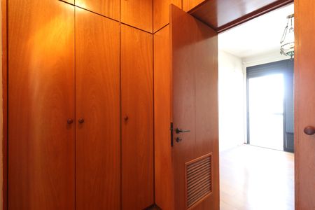 Apartamento à venda com 171m², 4 quartos e 4 vagasCloset 