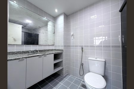 Apartamento à venda com 75m², 2 quartos e 1 vagaBanheiro da Suíte