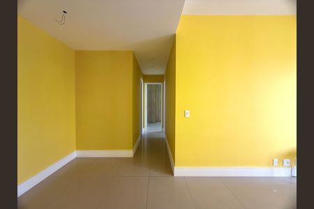 Sala de apartamento à venda com 2 quartos, 75m² em Barra da Tijuca, Rio de Janeiro