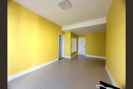 Sala de apartamento à venda com 2 quartos, 75m² em Barra da Tijuca, Rio de Janeiro