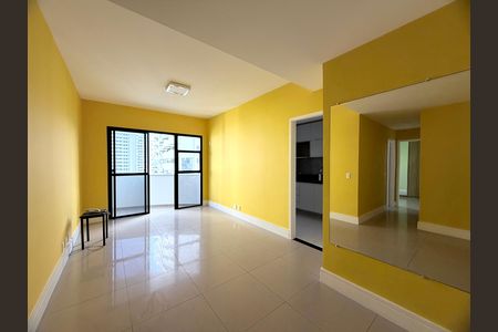 Sala de apartamento à venda com 2 quartos, 75m² em Barra da Tijuca, Rio de Janeiro