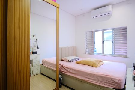 Casa à venda com 216m², 3 quartos e 1 vagaQuarto 2