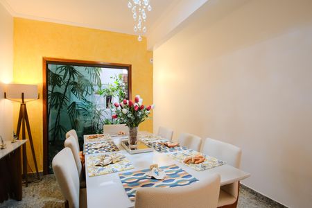 Casa à venda com 216m², 3 quartos e 1 vagaSala de Jantar