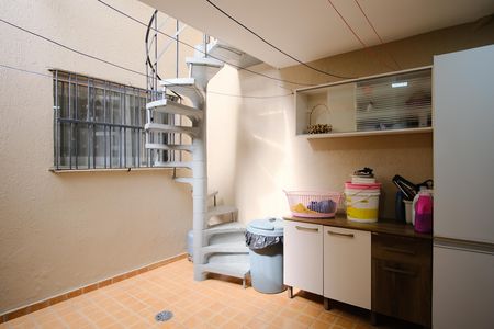 Casa à venda com 216m², 3 quartos e 1 vagaÁrea de Serviço