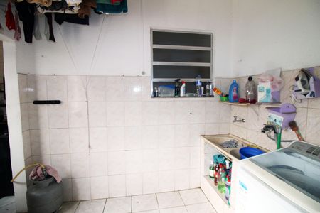 Casa à venda com 80m², 2 quartos e 1 vagaÁrea de Serviço