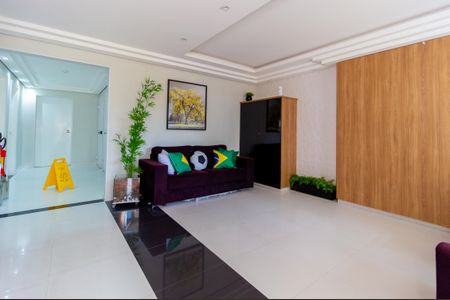 Apartamento à venda com 77m², 3 quartos e 1 vaga Apartamento à venda com 77m², 3 quartos e 1 vagaHall social