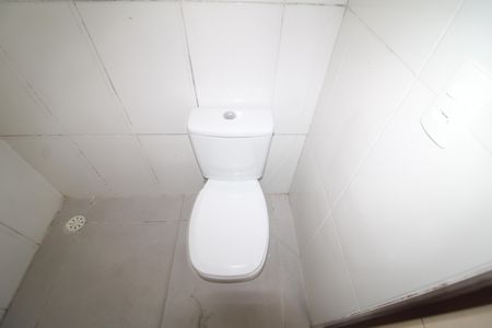 Banheiro de casa para alugar com 1 quarto, 35m² em Vila Maria Luisa, São Paulo