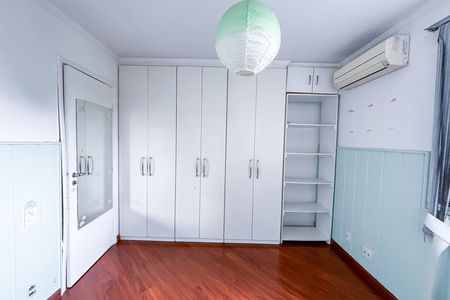 Casa de condomínio à venda com 170m², 3 quartos e 3 vagas