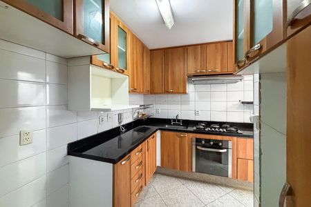 Casa de condomínio à venda com 170m², 3 quartos e 3 vagas
