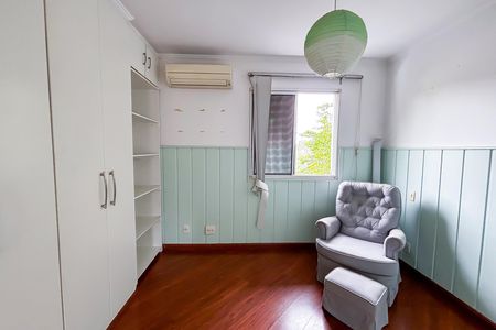 Casa de Condomínio à venda com 3 quartos, 170m² em Jardim das Esmeraldas, São Paulo