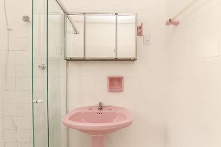 Casa à venda com 126m², 2 quartos e 2 vagas Casa à venda com 126m², 2 quartos e 2 vagasBanheiro