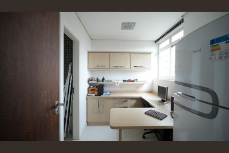 Apartamento à venda com 176m², 3 quartos e 2 vagasEscritório