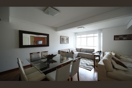 Apartamento à venda com 176m², 3 quartos e 2 vagasSala