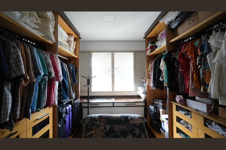 Apartamento à venda com 176m², 3 quartos e 2 vagasCloset da suíte 1