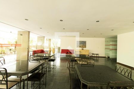 Apartamento à venda com 176m², 3 quartos e 2 vagas Apartamento à venda com 176m², 3 quartos e 2 vagasÁrea comum - Salão de festas