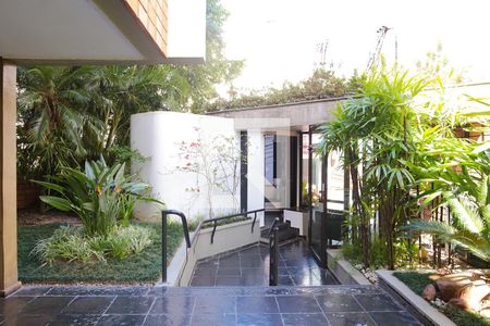 Apartamento à venda com 176m², 3 quartos e 2 vagas Apartamento à venda com 176m², 3 quartos e 2 vagasEntrada