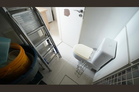 Banheiro de Serviço de apartamento à venda com 3 quartos, 176m² em Vila Bastos, Santo André
