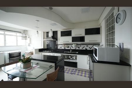 Cozinha de apartamento à venda com 3 quartos, 176m² em Vila Bastos, Santo André
