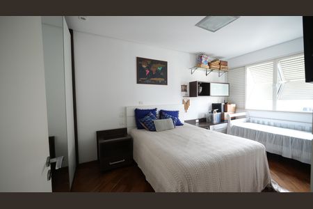 Apartamento à venda com 176m², 3 quartos e 2 vagasQuarto 3