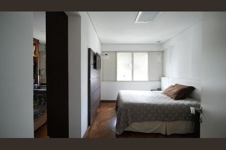 Quarto Suite 1 de apartamento à venda com 3 quartos, 176m² em Vila Bastos, Santo André