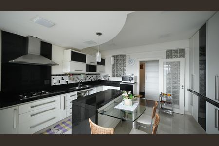 Apartamento à venda com 176m², 3 quartos e 2 vagasCozinha