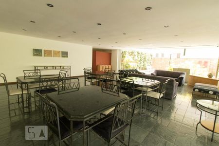 Apartamento à venda com 176m², 3 quartos e 2 vagas Apartamento à venda com 176m², 3 quartos e 2 vagasÁrea comum - Salão de festas