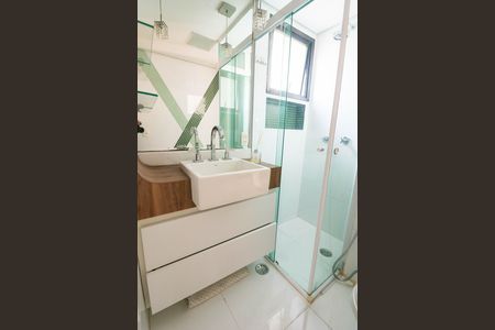 Apartamento à venda com 75m², 2 quartos e 2 vagas Apartamento à venda com 75m², 2 quartos e 2 vagasBanheiro da Suíte