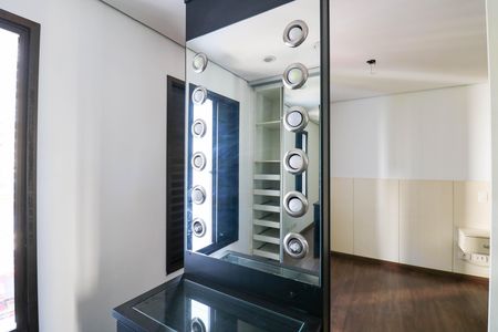 Apartamento à venda com 75m², 2 quartos e 2 vagas Apartamento à venda com 75m², 2 quartos e 2 vagasSuíte closet