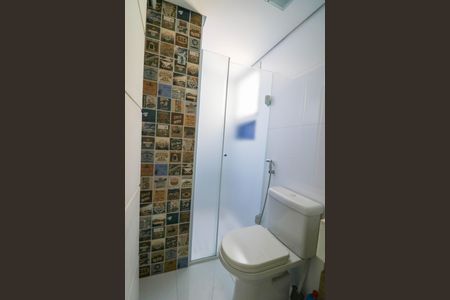 Apartamento à venda com 75m², 2 quartos e 2 vagas Apartamento à venda com 75m², 2 quartos e 2 vagasBanheiro